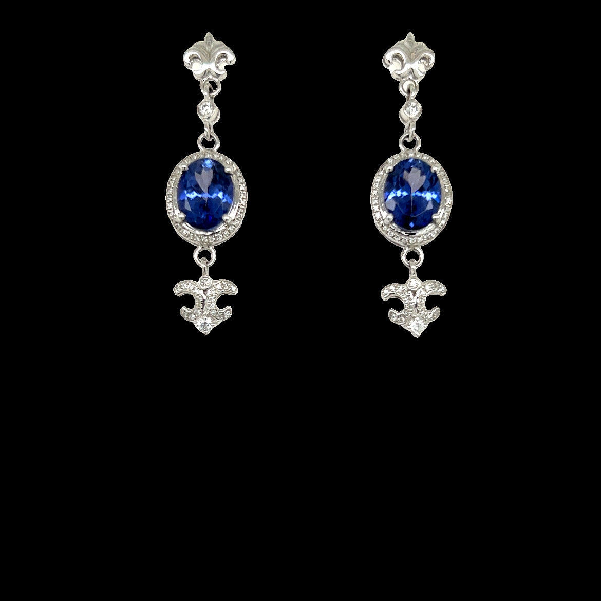 4.08 Carats Tanzanite Dangling Earrings
