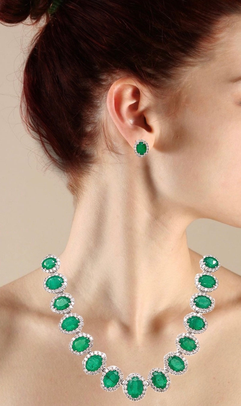 37.73 Carats Emerald Diamond Necklace Set