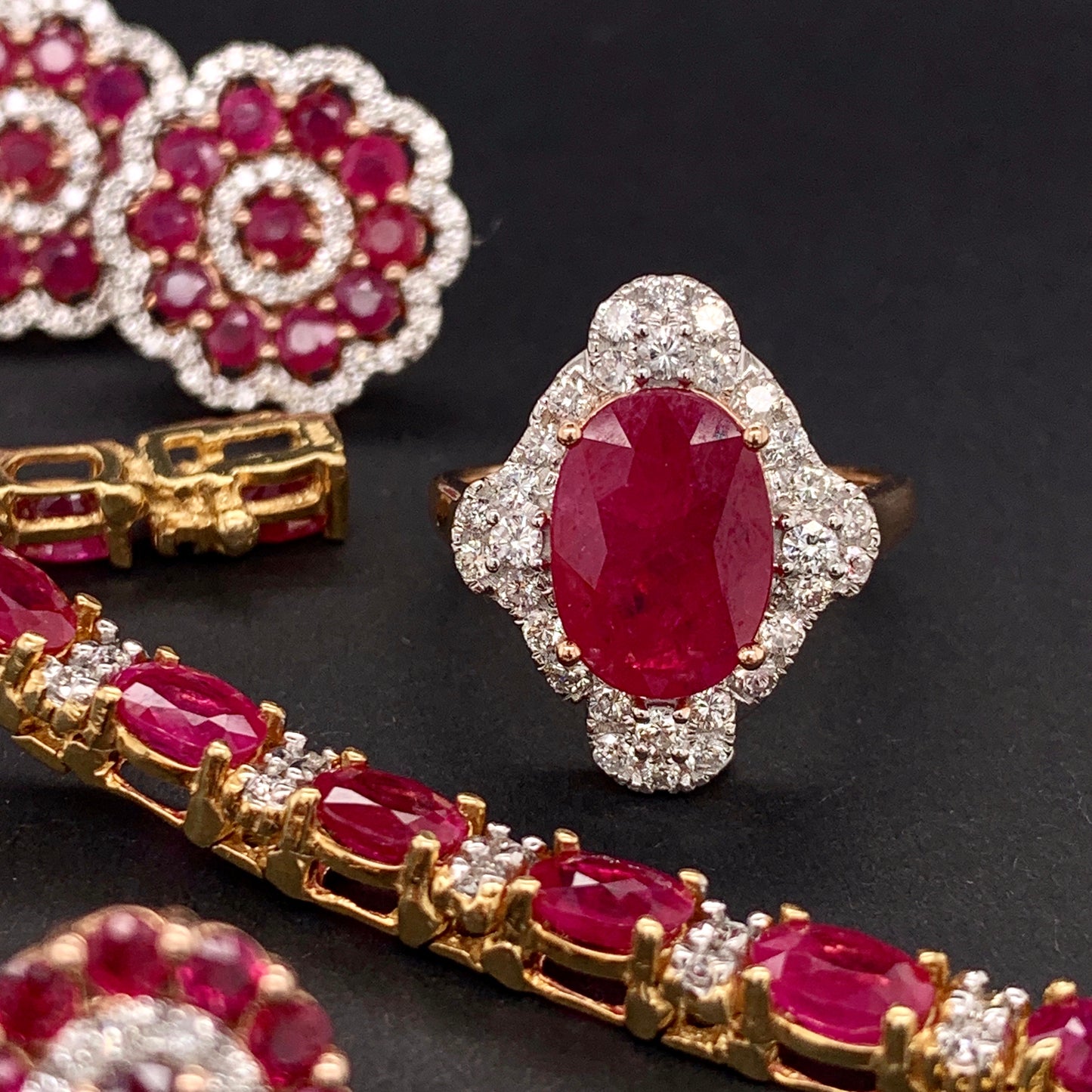 3.22 Carats Ruby Diamond Ring