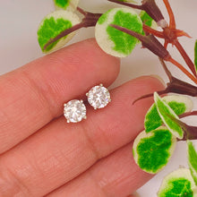 1.40 Carats Diamond Stud Earrings